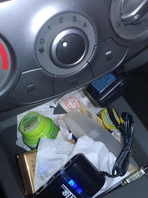 赛欧车载充电器更换步骤是什么？