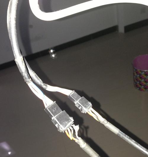 苹果手机avi输入线的用途是什么？使用时应注意什么？