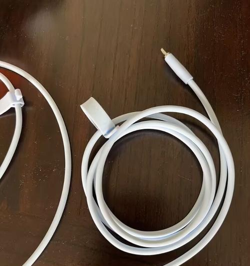 荣耀手机硅胶充电线使用方法？使用中应注意什么？