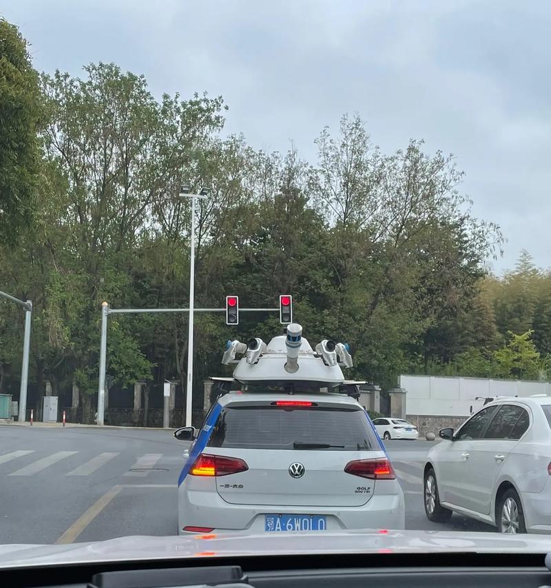 赛车场摄像头使用手机拍摄的正确方法是什么？