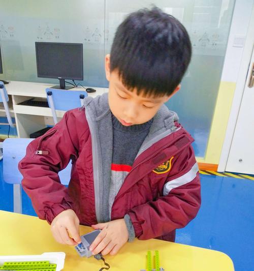 手机壳背部陀螺拆卸方法？拆卸时应注意什么？