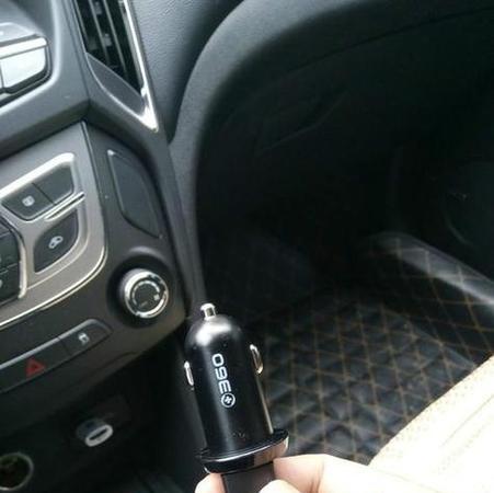 点烟器拆开后车载充电器安装方法？