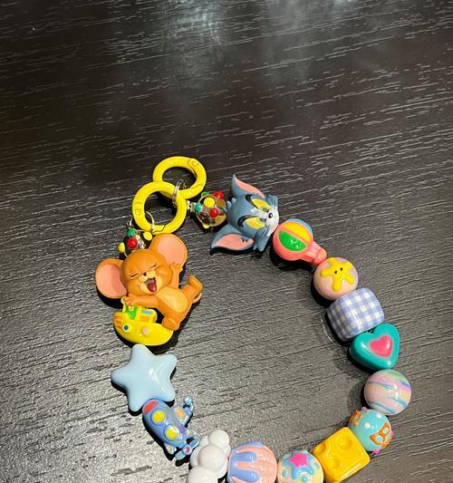 手机壳背面链子挂法是什么？