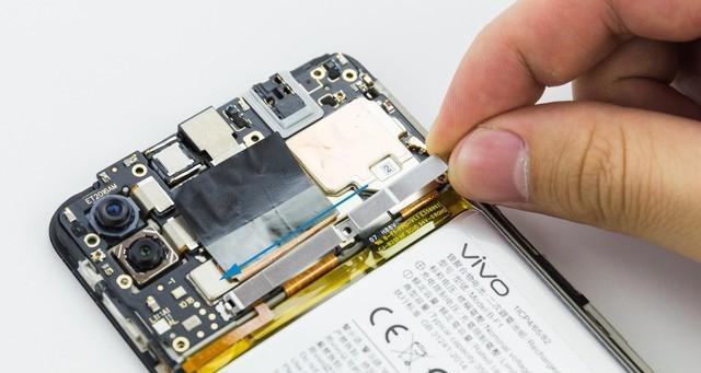 vivo手机后盖如何开启？打开时需要注意什么？