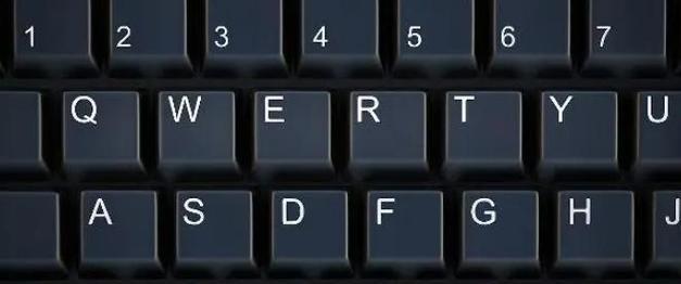 键盘侧边字母的含义是什么？侧边字母布局的设计意图是什么？
